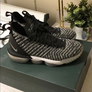 lebron 15 black men